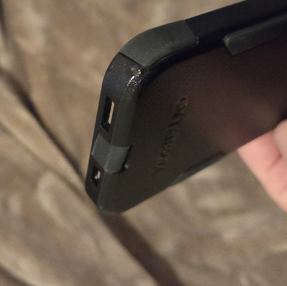 OtterBox iPhone 14 Pro Black Phone Case - Picture 5 of 5